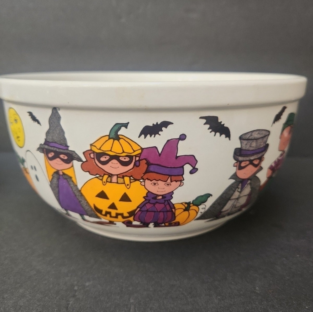 Vintage Starbucks Halloween Trick Or Treat Candy Treat Bowl Ceramic Costumes